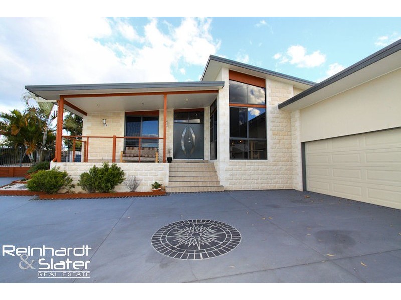 9 Grandis Ct, Cashmere QLD 4500