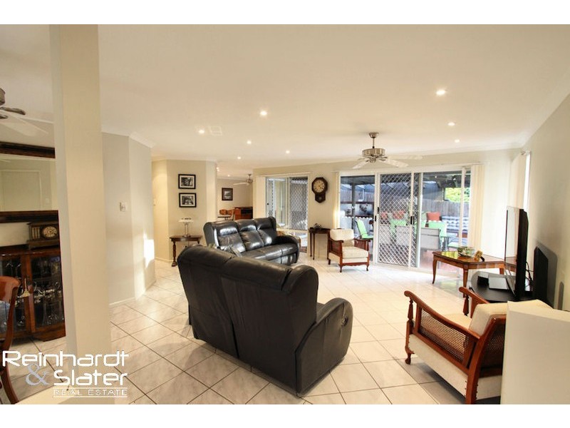 2 Leopardwood Ct, Albany Creek QLD 4035