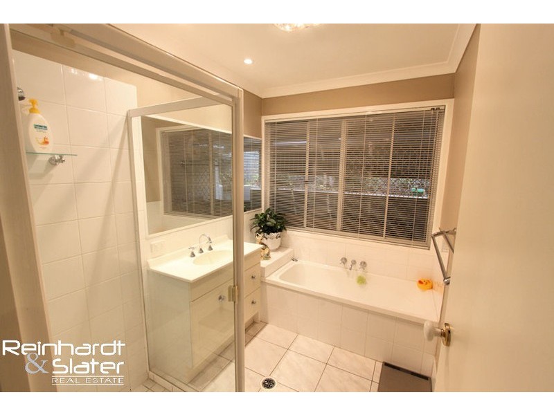 2 Leopardwood Ct, Albany Creek QLD 4035
