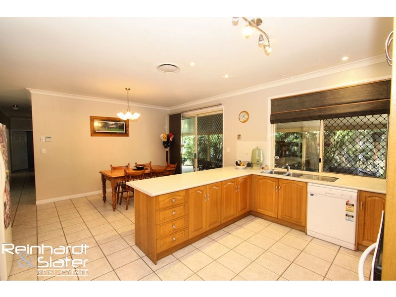 1 Woodrow Ct, Ferny Hills QLD 4055