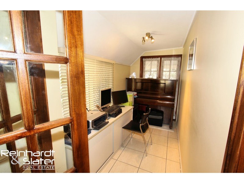 1 Woodrow Ct, Ferny Hills QLD 4055