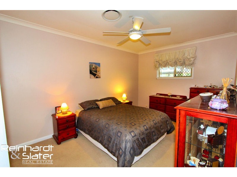 1 Woodrow Ct, Ferny Hills QLD 4055