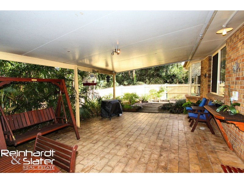 1 Woodrow Ct, Ferny Hills QLD 4055