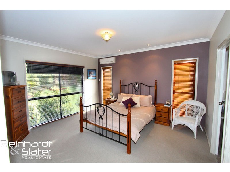 87 Corvus Dr, Cashmere QLD 4500