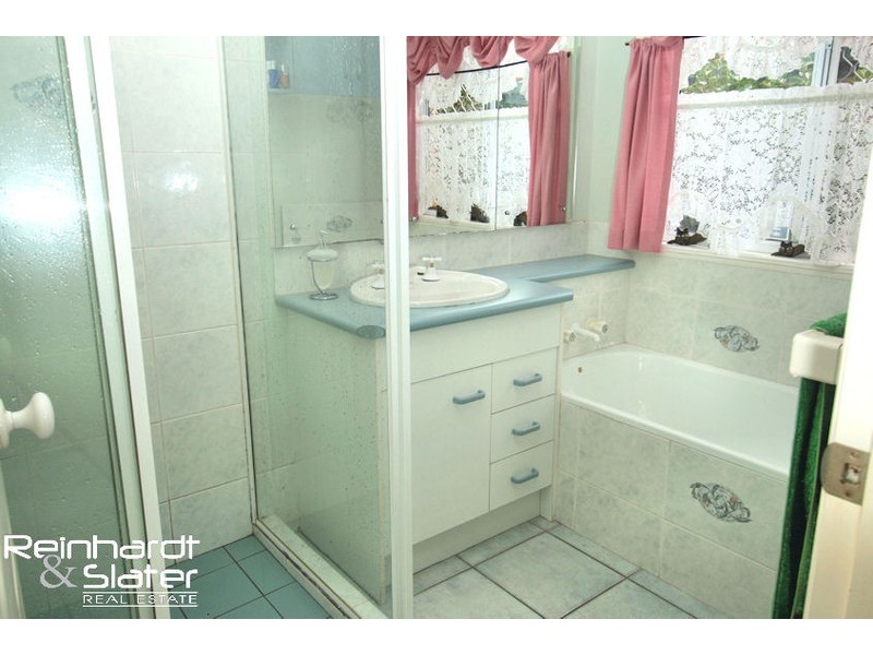 4 Kurrajong Dr, Warner QLD 4500