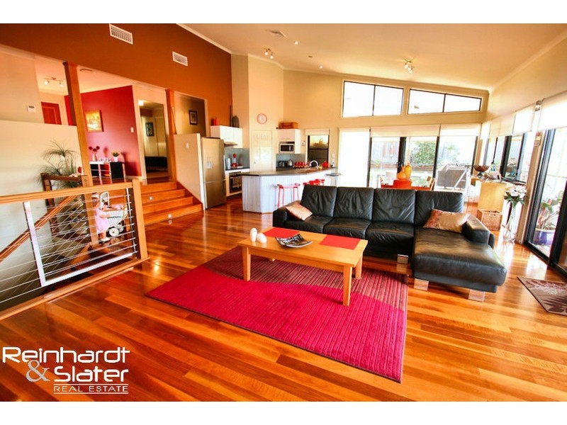 2 Kardinal Ct, Eatons Hill QLD 4037