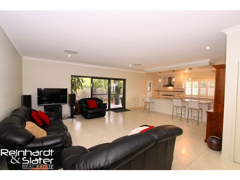 8 Twin Lakes Dr, Murrumba Downs QLD 4503