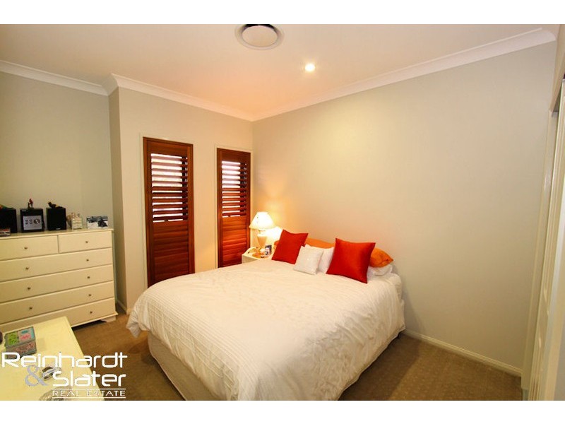 8 Twin Lakes Dr, Murrumba Downs QLD 4503