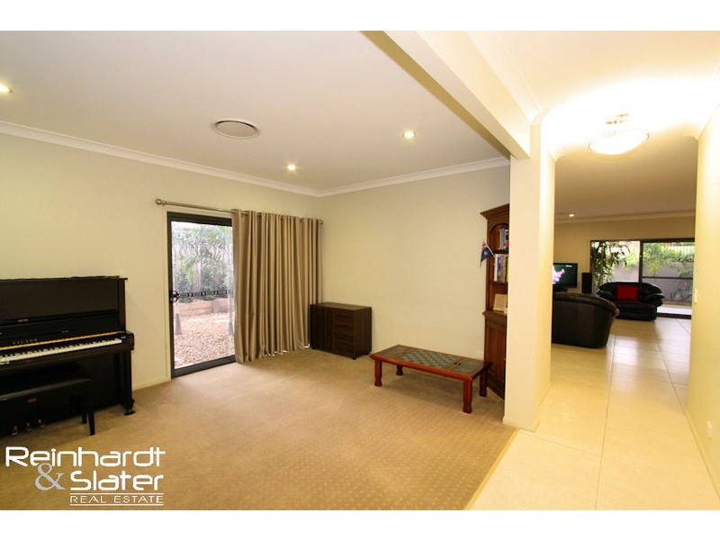 8 Twin Lakes Dr, Murrumba Downs QLD 4503