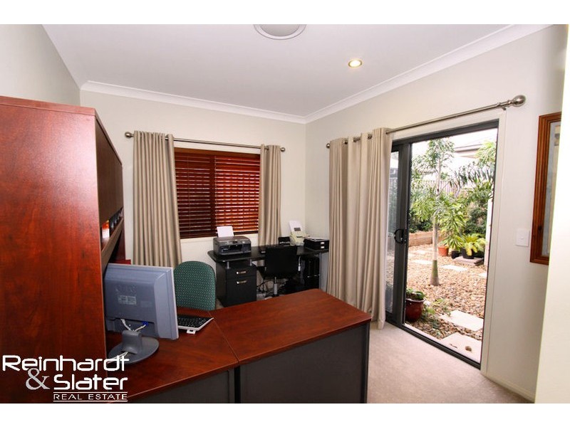 8 Twin Lakes Dr, Murrumba Downs QLD 4503