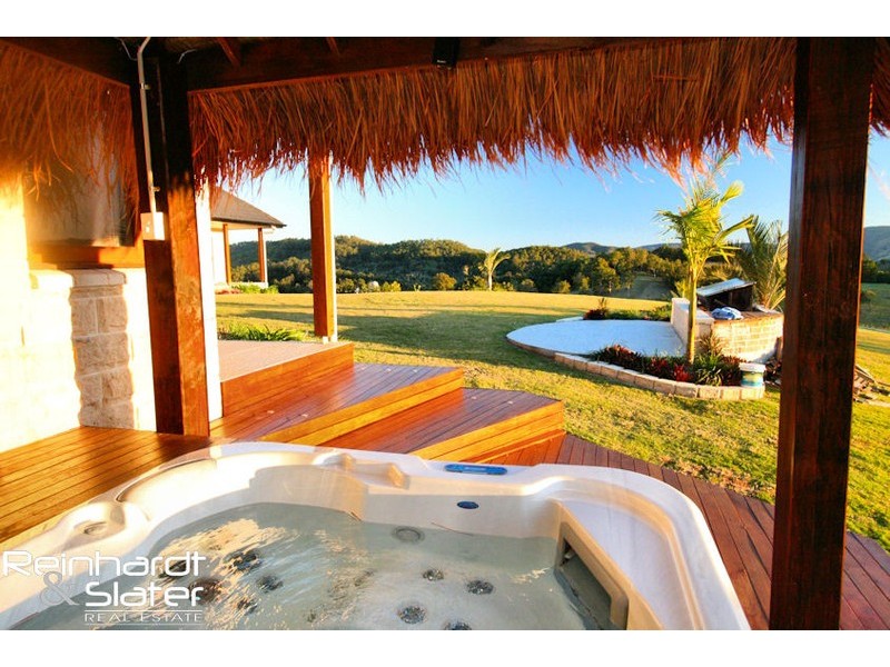 691 Clear Mountain Rd, Clear Mountain QLD 4500