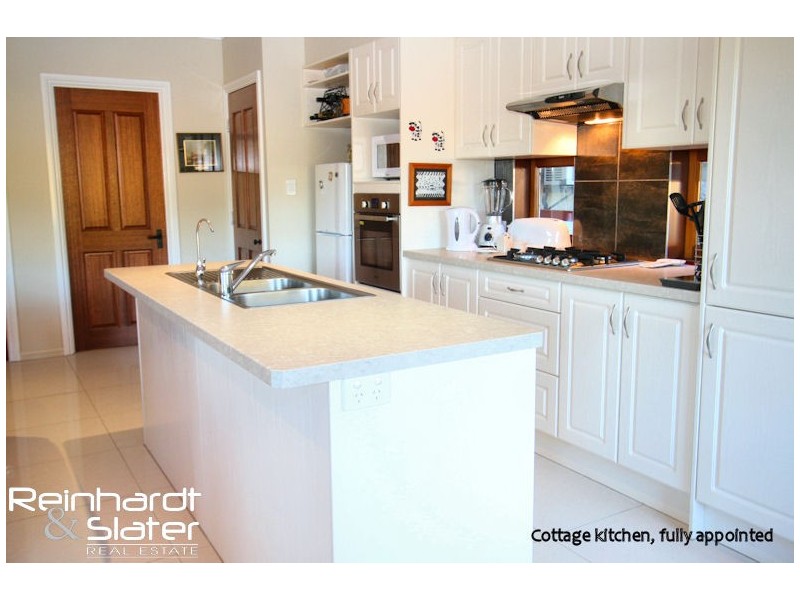 691 Clear Mountain Rd, Clear Mountain QLD 4500