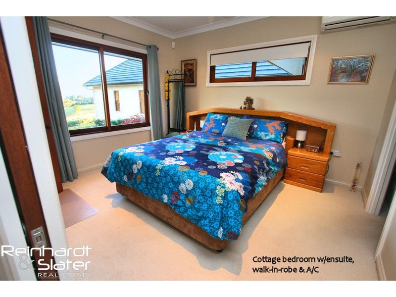 691 Clear Mountain Rd, Clear Mountain QLD 4500
