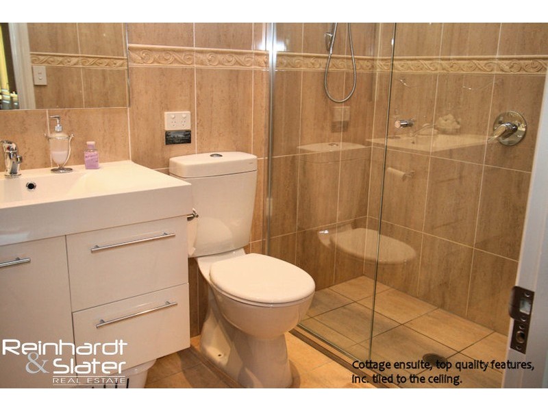 691 Clear Mountain Rd, Clear Mountain QLD 4500