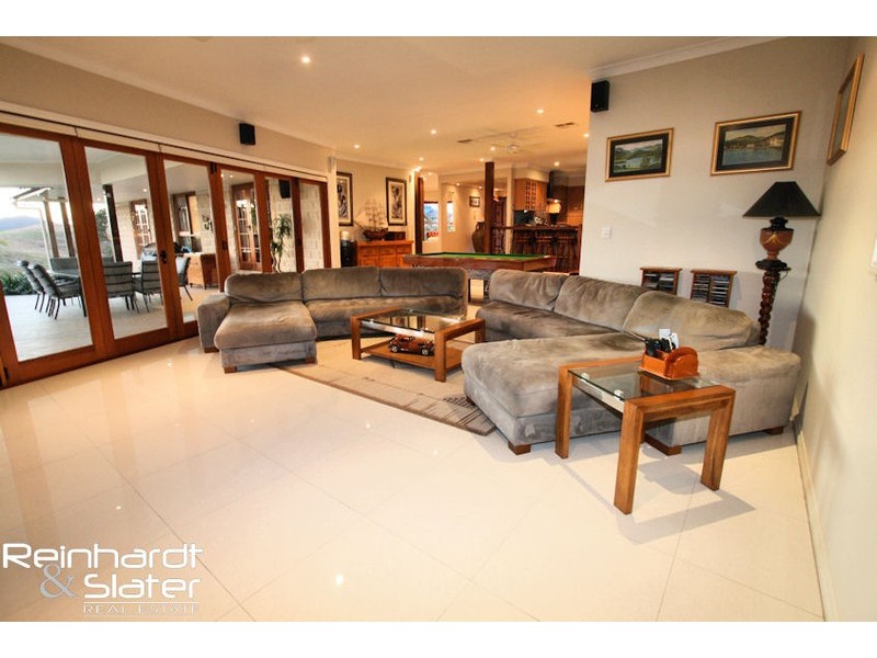 691 Clear Mountain Rd, Clear Mountain QLD 4500