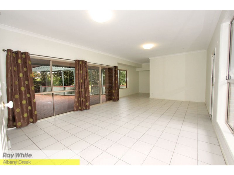 8 Pine Bark Ct, Albany Creek QLD 4035