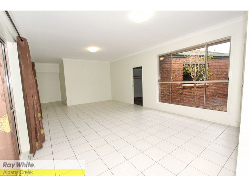 8 Pine Bark Ct, Albany Creek QLD 4035