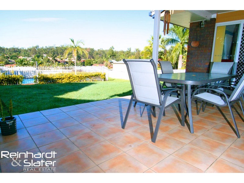 33 Daniel Dr, Albany Creek QLD 4035