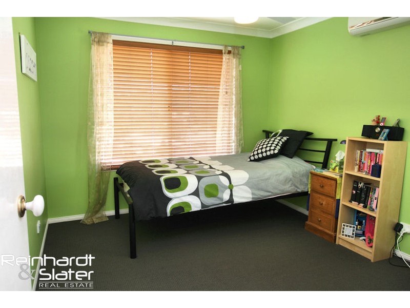 33 Daniel Dr, Albany Creek QLD 4035