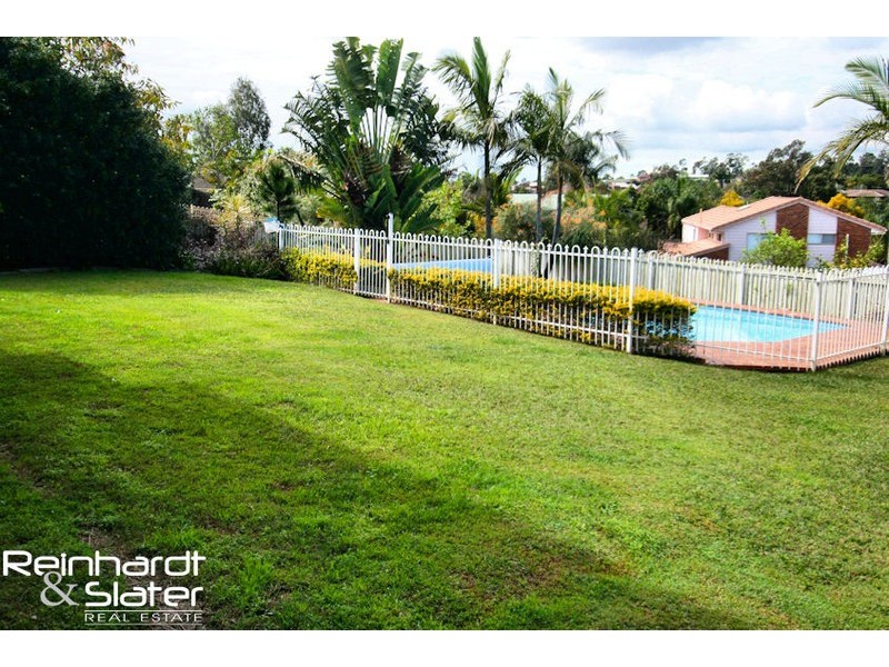 33 Daniel Dr, Albany Creek QLD 4035