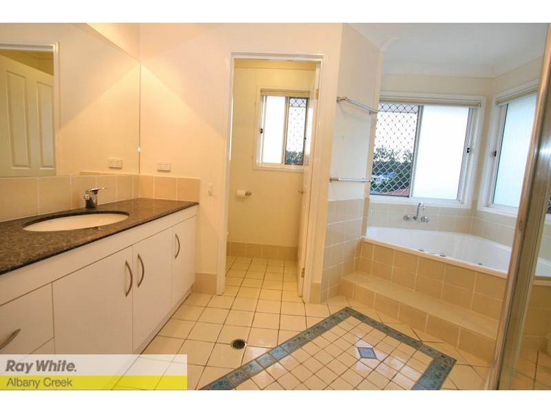 5 Firewheel Ct, Eatons Hill QLD 4037