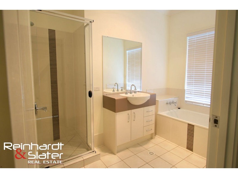 4 Mattie Lee Ct, Joyner QLD 4500