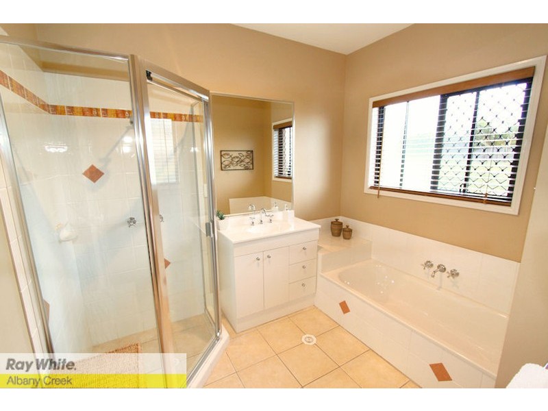 11 Alberic Ct, Eatons Hill QLD 4037
