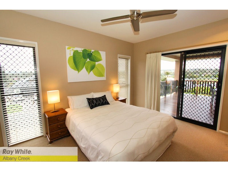 11 Alberic Ct, Eatons Hill QLD 4037