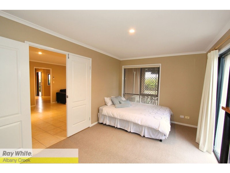 11 Alberic Ct, Eatons Hill QLD 4037