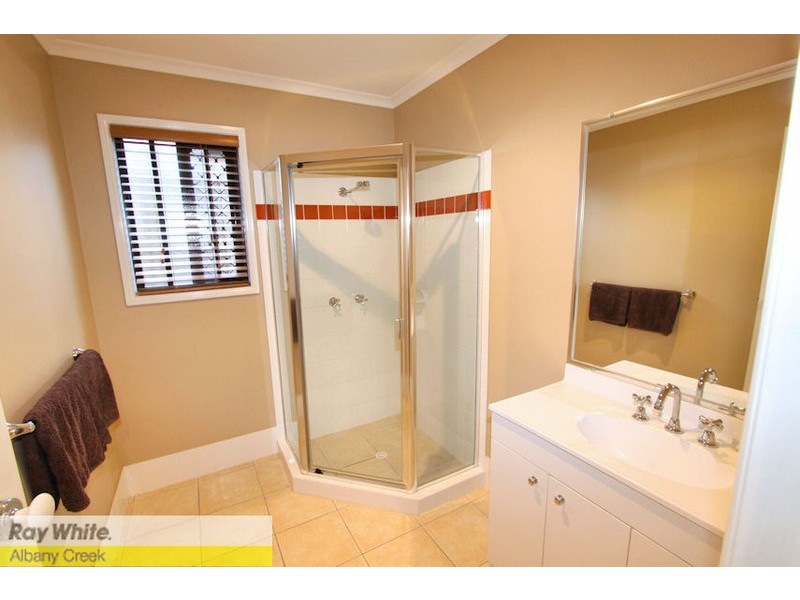 11 Alberic Ct, Eatons Hill QLD 4037