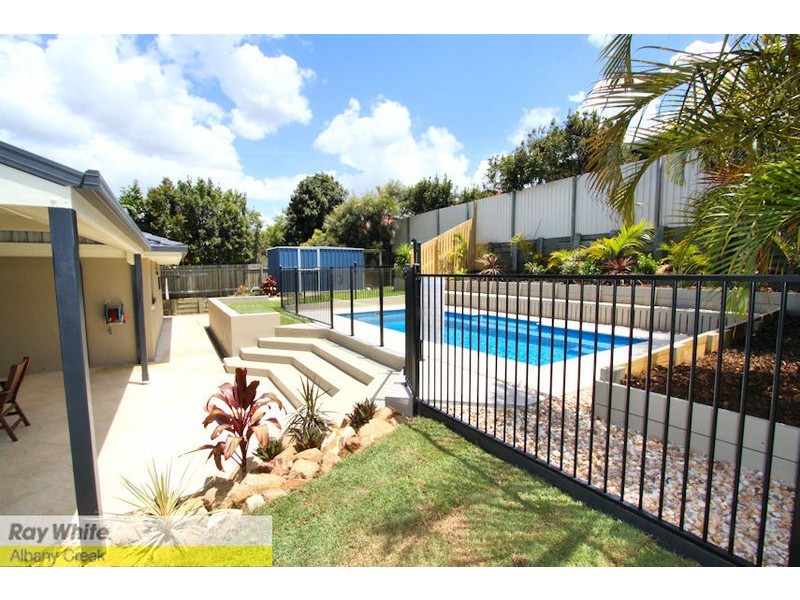 6 Tiffany Ct, Eatons Hill QLD 4037