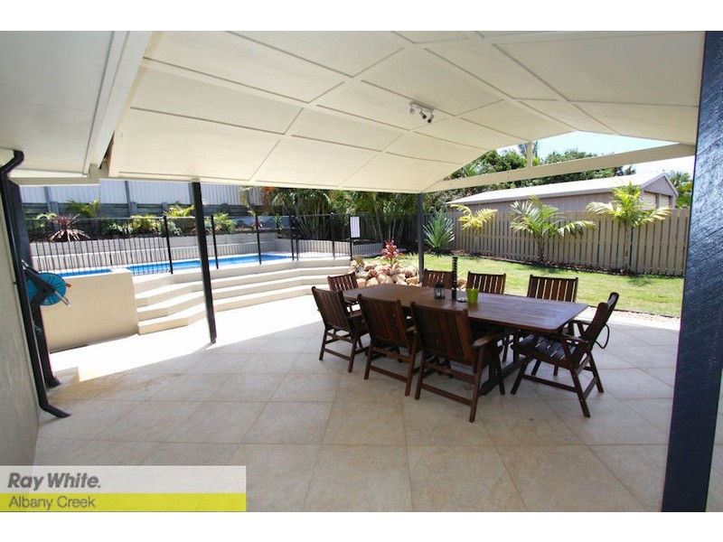 6 Tiffany Ct, Eatons Hill QLD 4037