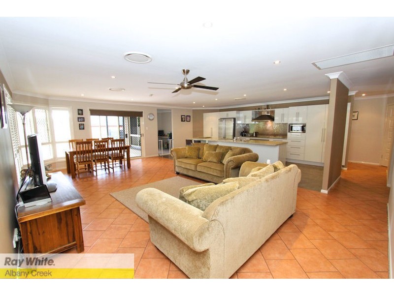 6 Tiffany Ct, Eatons Hill QLD 4037