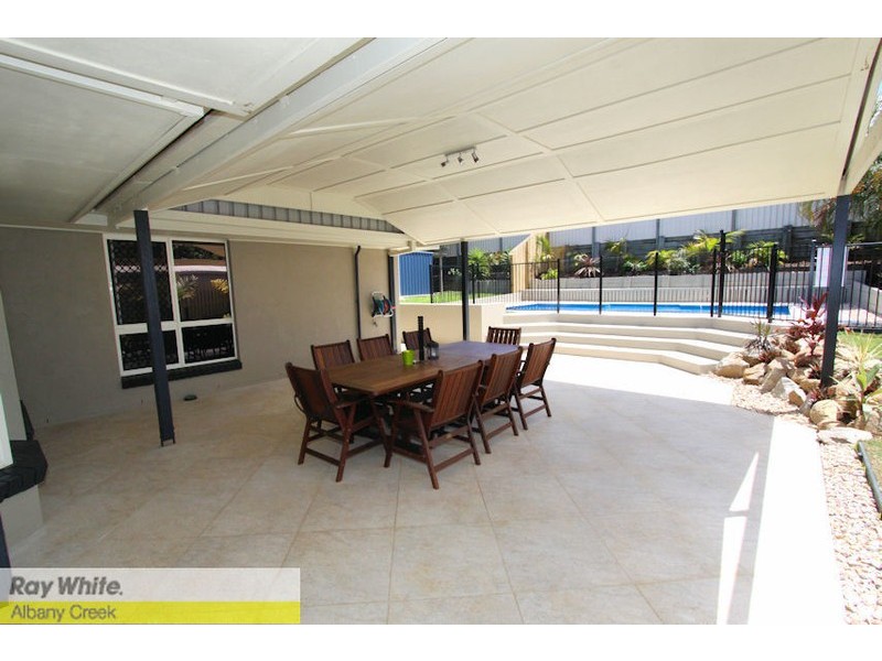 6 Tiffany Ct, Eatons Hill QLD 4037