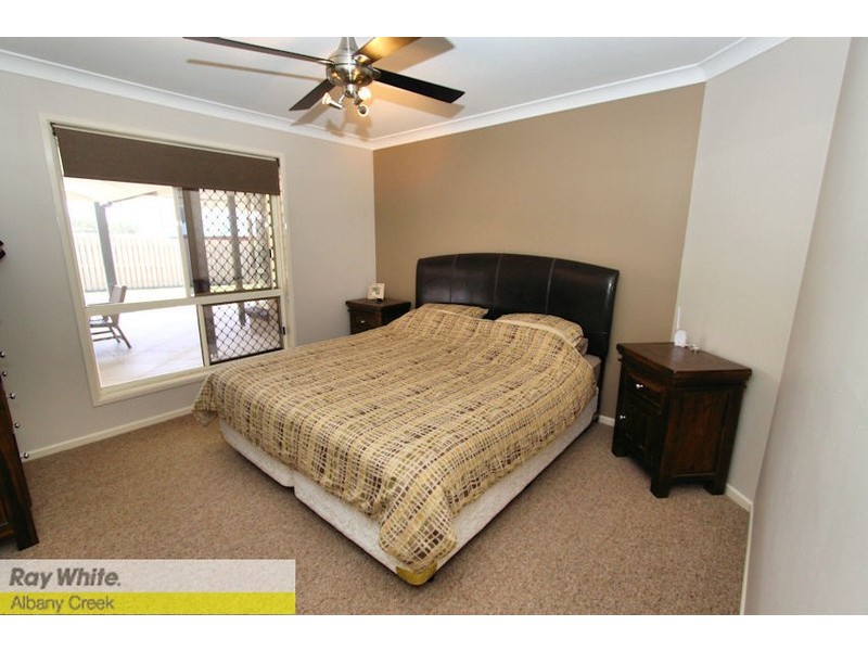 6 Tiffany Ct, Eatons Hill QLD 4037