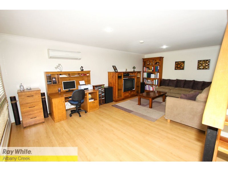 8 Torwood Ct, Ferny Hills QLD 4055