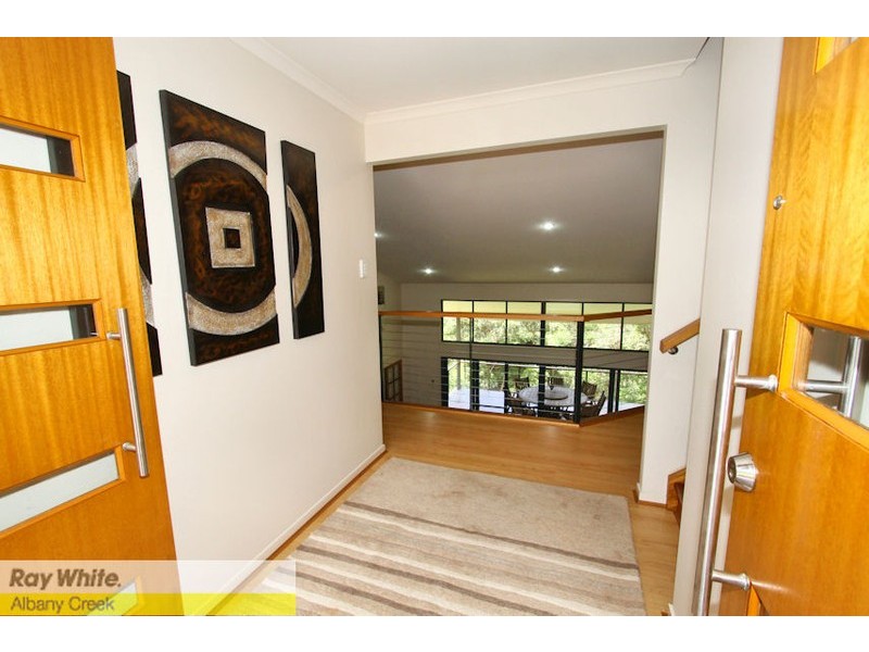 8 Torwood Ct, Ferny Hills QLD 4055