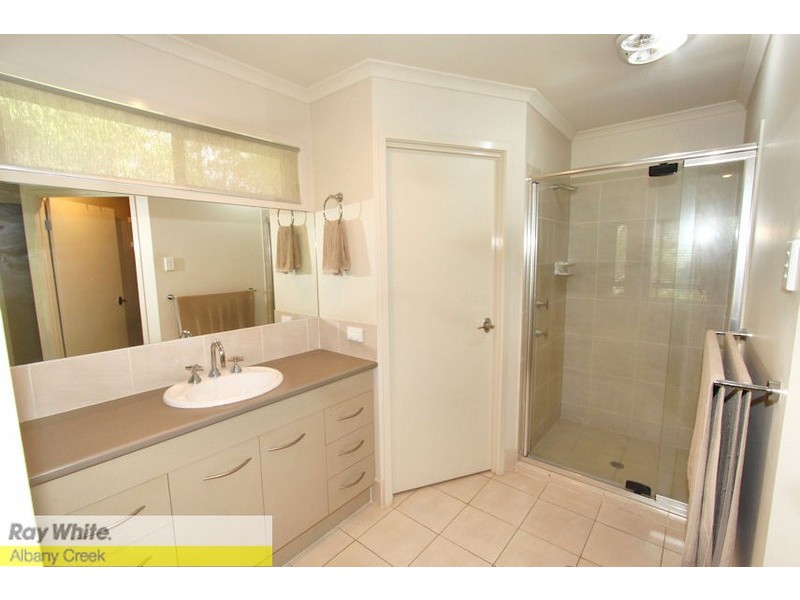 8 Torwood Ct, Ferny Hills QLD 4055