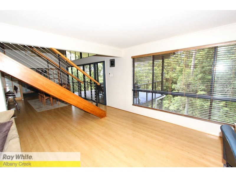 8 Torwood Ct, Ferny Hills QLD 4055