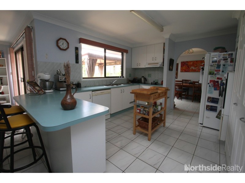 3 Chickowee Street, Albany Creek QLD 4035