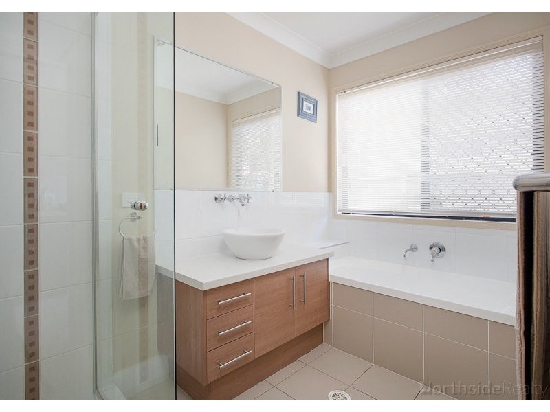 77 Caribou Crescent, Fitzgibbon QLD 4018