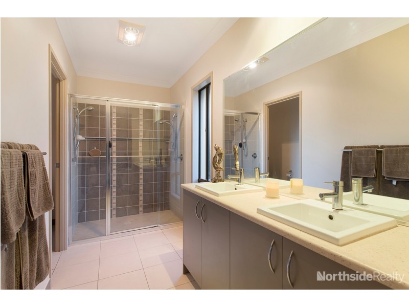 12 Rivergum Drive, Eatons Hill QLD 4037