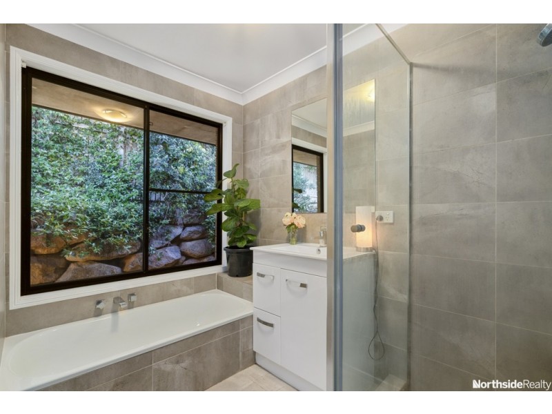 3 Bettina Court, Eatons Hill QLD 4037