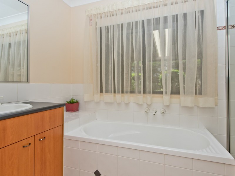 74 Lancewood Drive, Albany Creek QLD 4035