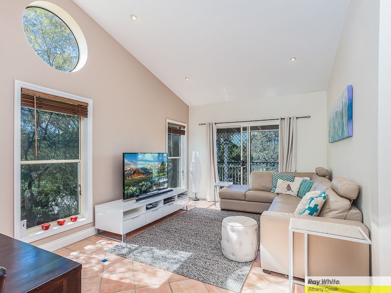 33 Woodburn Place, Ferny Hills QLD 4055