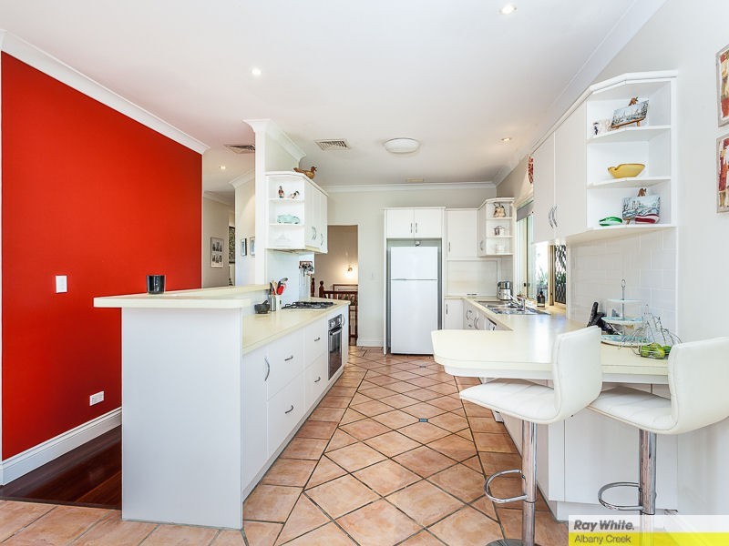 33 Woodburn Place, Ferny Hills QLD 4055