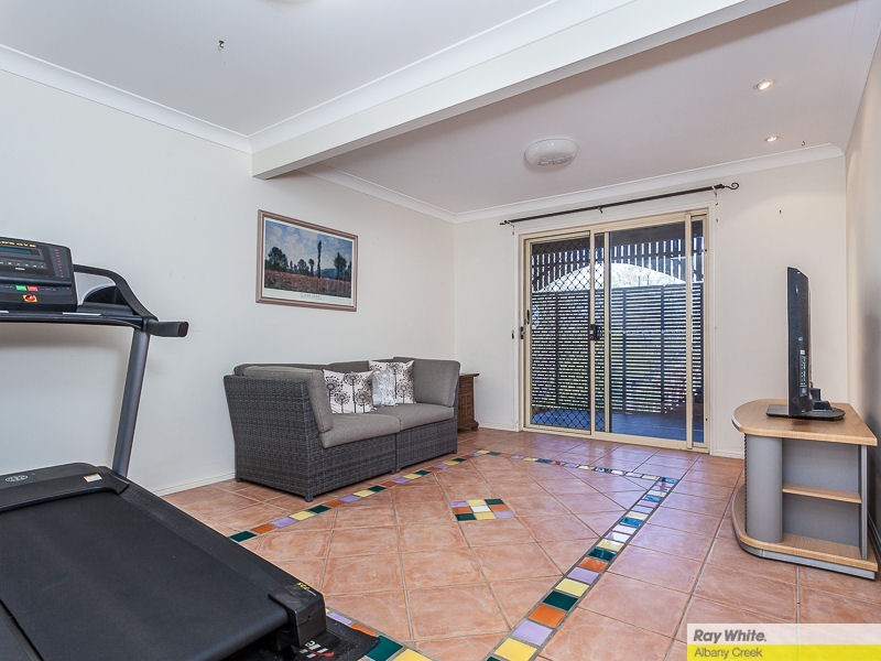 33 Woodburn Place, Ferny Hills QLD 4055