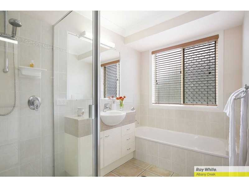 15 Roundelay Court, Eatons Hill QLD 4037