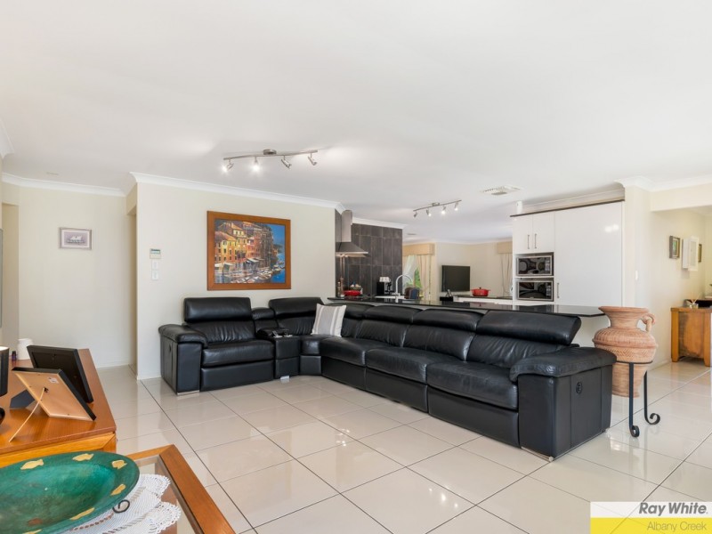 25 Oakmont Crescent, Albany Creek QLD 4035