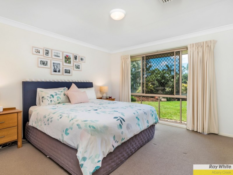 25 Oakmont Crescent, Albany Creek QLD 4035